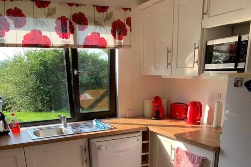 Cosy Country Cabin, rural but only 20 mins from Belfast