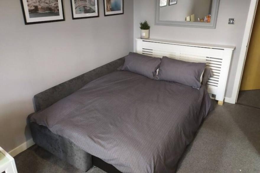Lovely 1 Bedroom Apartment