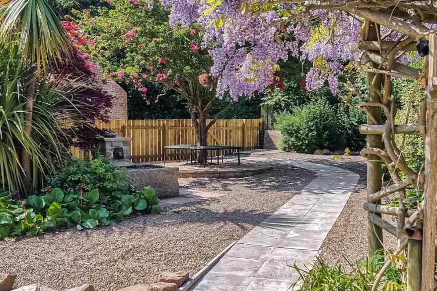 2 bedroom accommodation in Ulrome