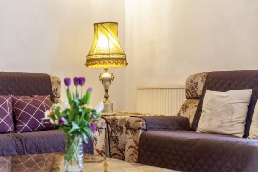 Large 3-Bed Apartment in London Kensington Gardens