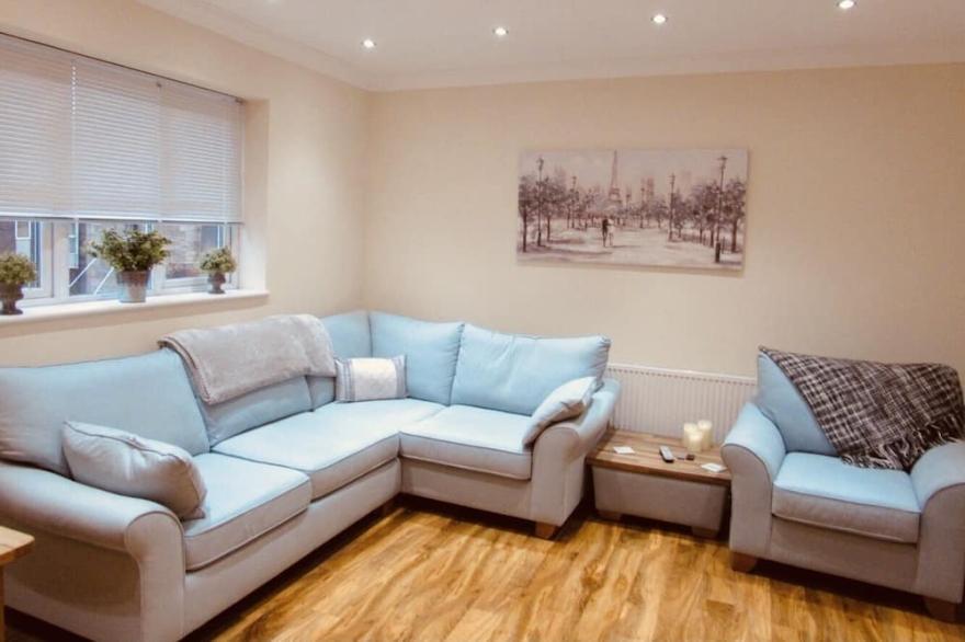 Apartment 1 - Exquisite 2 bedroom double en-suite luxury apartment, 1st floor
