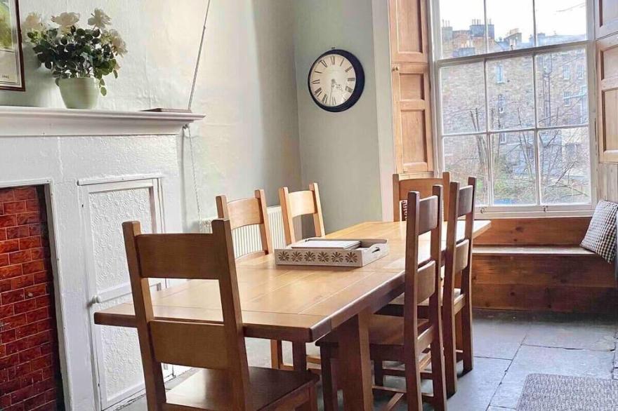Enormous Luxury 4 Bedroom Apartment