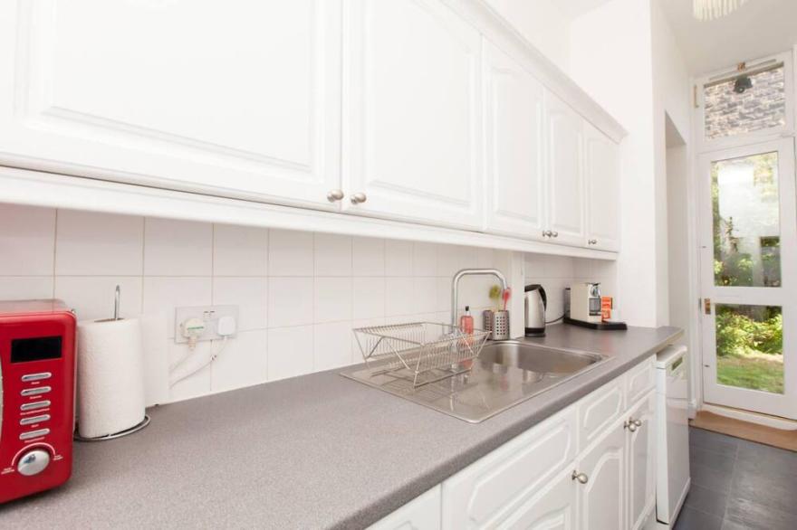 Unique 2 Bedroom Home in Edinburgh