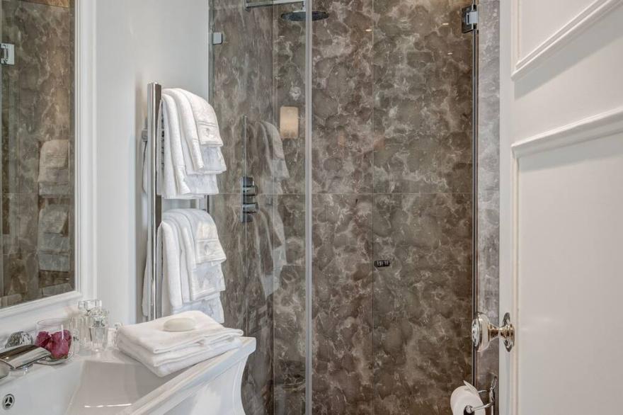 Luxury Home in Cambridge Street. 
INSTANT BOOK on VRBO UK