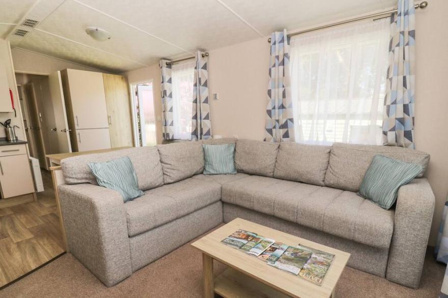 LAUGHTER, pet friendly, with a garden in Moortown