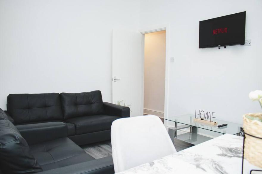 Elegant 4-br Townhouse Haven