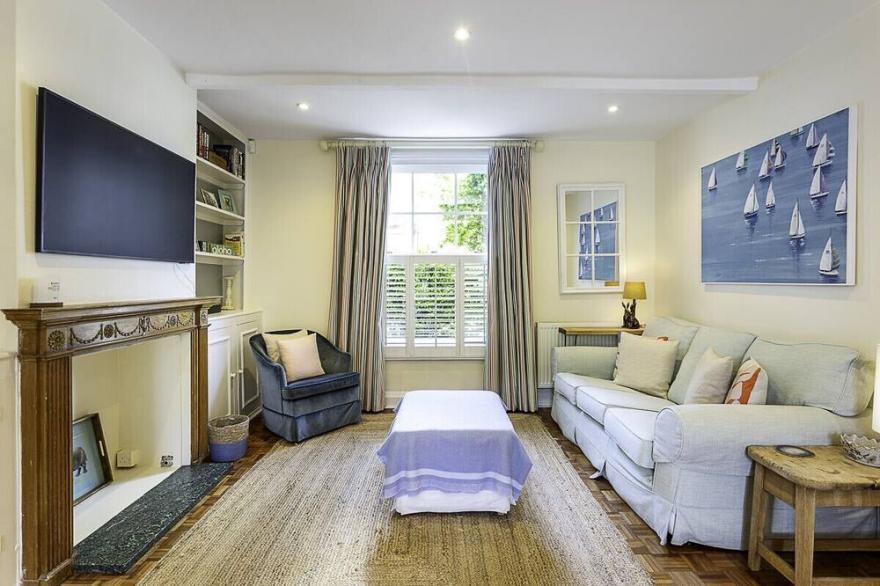 Charming Georgian country-style cottage