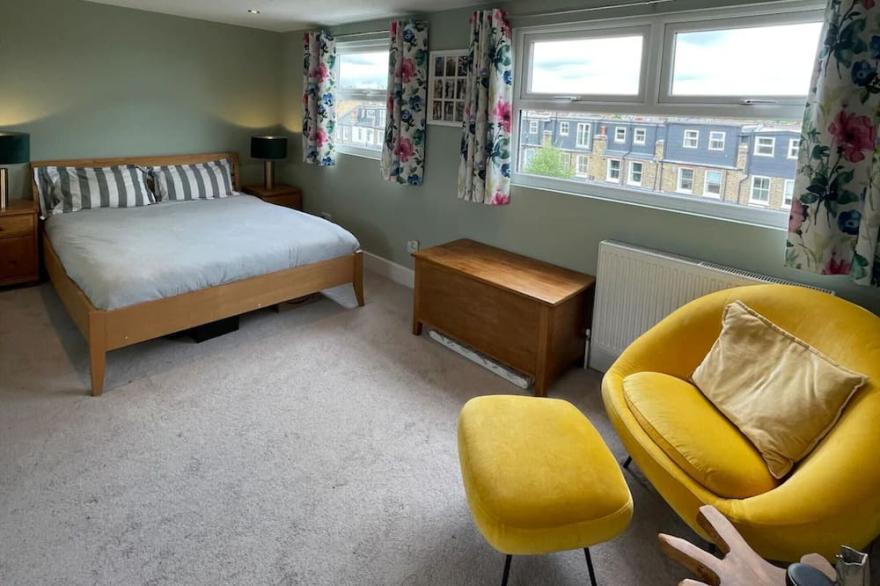 Beautiful & Stylish 4BD Family Home - Wimbledon
