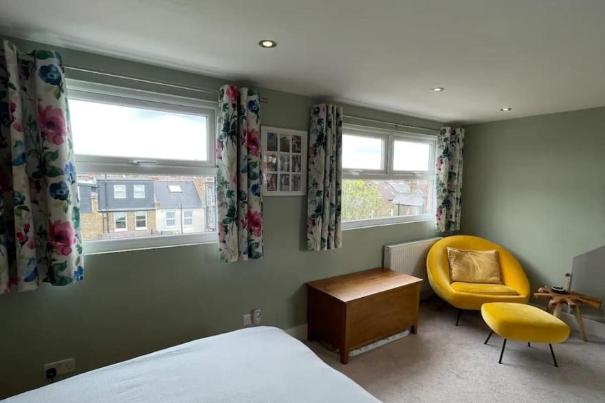 Beautiful & Stylish 4BD Family Home - Wimbledon