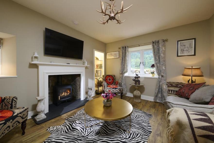 Upper Dunain  - sleeps 4 guests  in 2 bedrooms