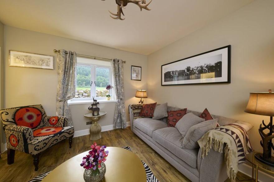 Upper Dunain  - sleeps 4 guests  in 2 bedrooms