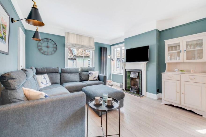 Upper East Lodge - Three Bedroom House, Sleeps 5