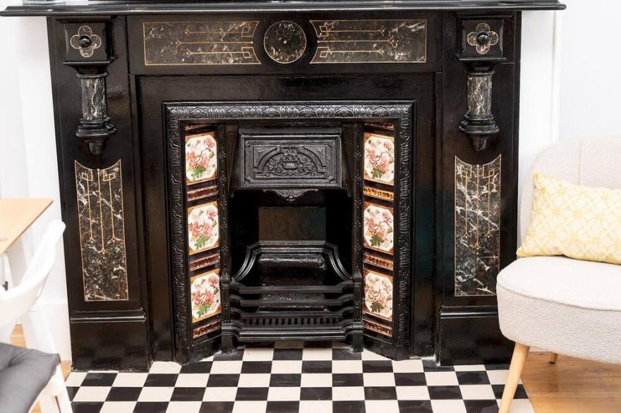 Pass the Keys | Charming London Home, Newly Refurbished-Quiet Area