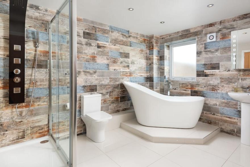 Stunning 1-Bed Cottage near Carlisle with Hot tub