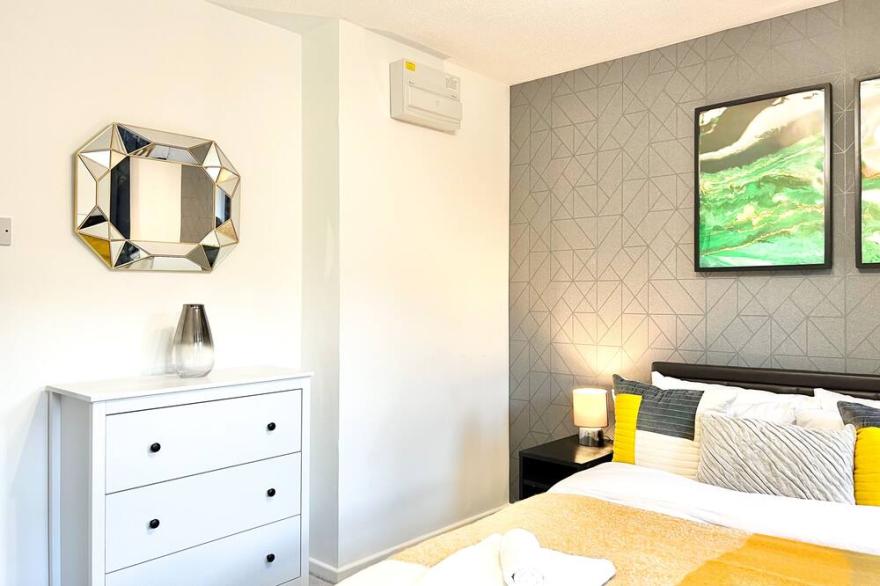1 Bed Apt in ST Leonard's Street, Bow. 20%off on Weeklyfamilybusinessleisure