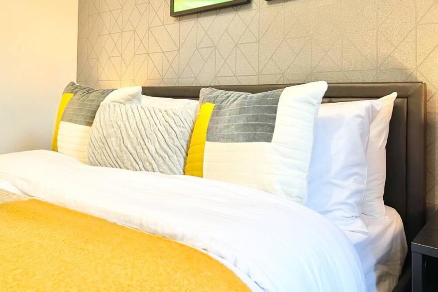 1 Bed Apt in ST Leonard's Street, Bow. 20%off on Weeklyfamilybusinessleisure
