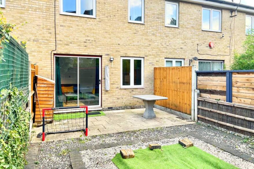 2 Bed House in 4 Clayton Drive 20% Off on Weekly Staysfamilybusinessleisure