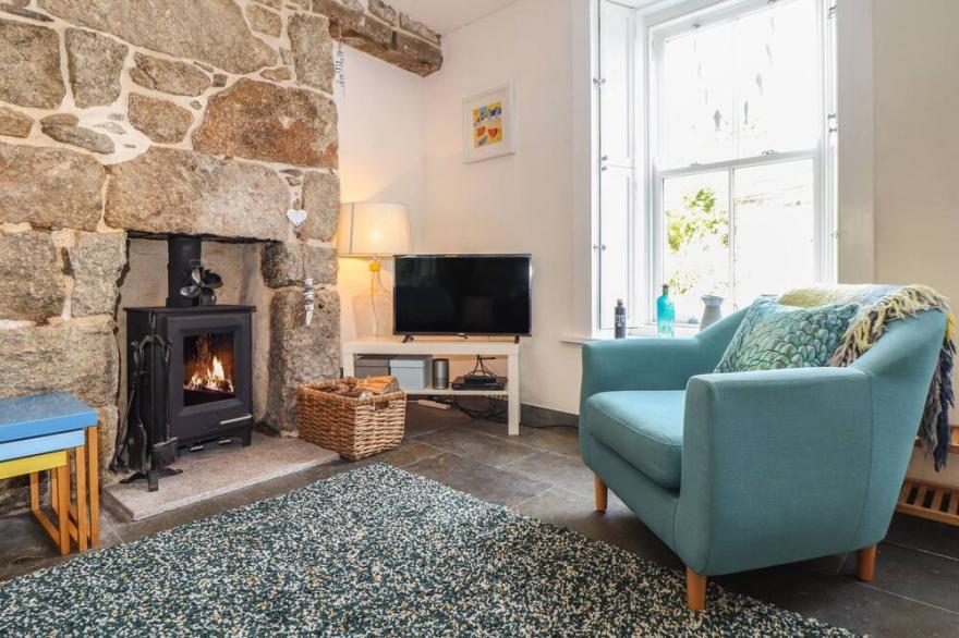 MERMAID COTTAGE, family friendly, with open fire in Mousehole