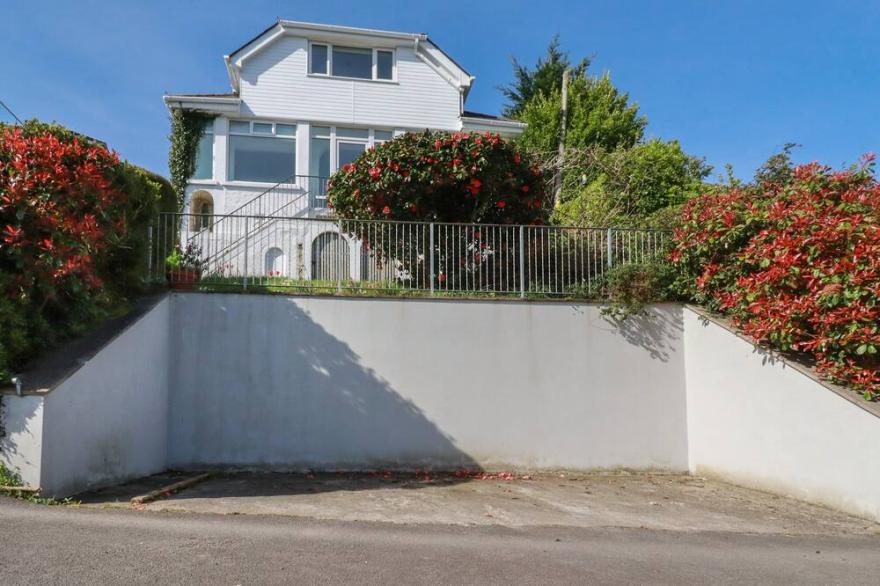 THE WATCHERS, pet friendly, with a garden in Tywardreath