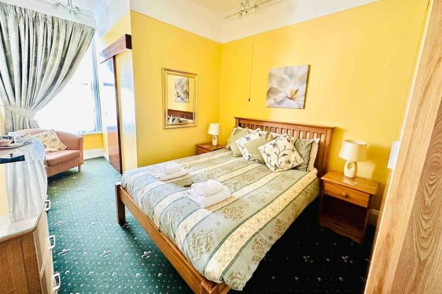 Exton House. Perfect for Large Groups!