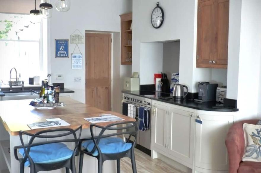 Luxury Cottage 5 minute walk to Runswick Bay Beach
