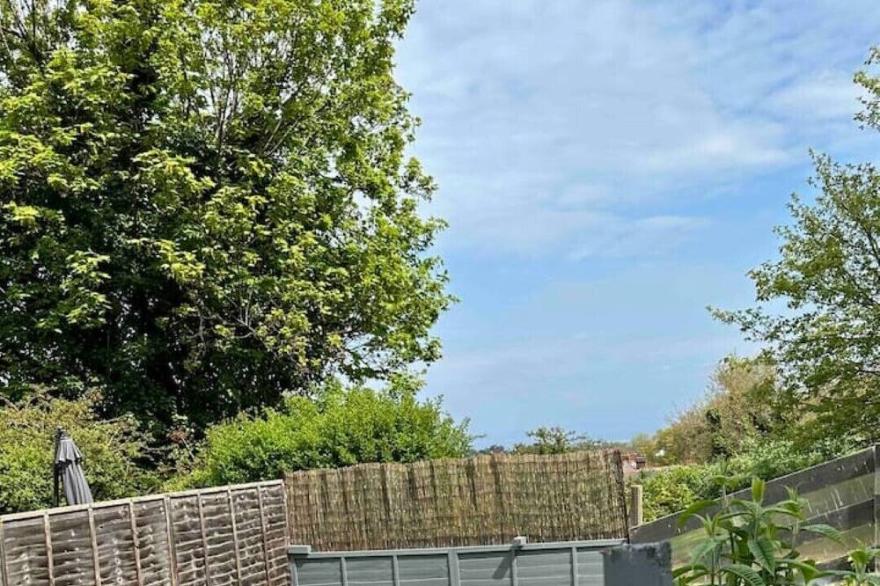 Netherby Grange Garden Apartment With Sea Views