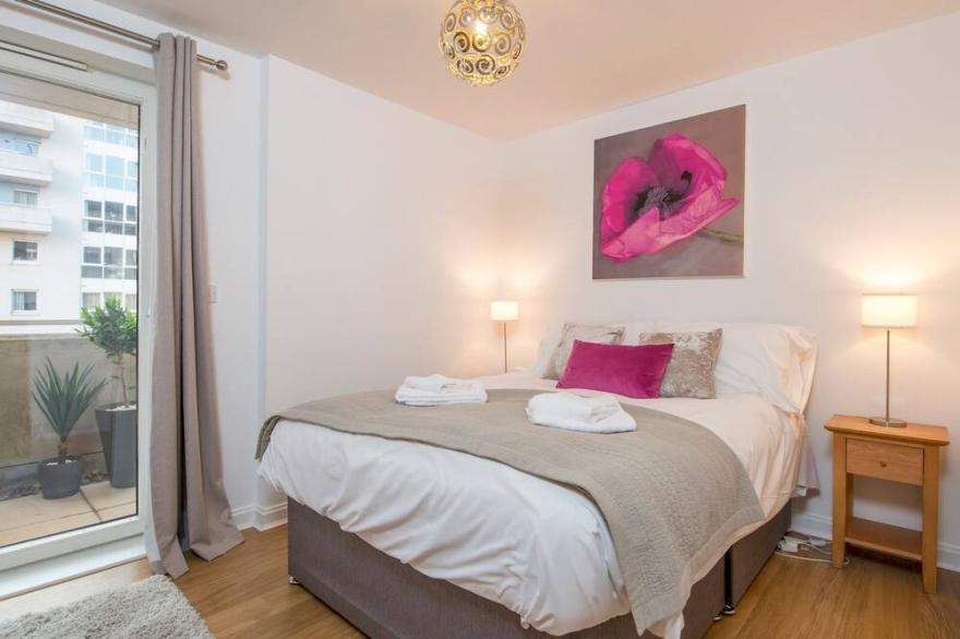 Pass the Keys | Lovely 2 Bedroom Apartment in the Bay with a view