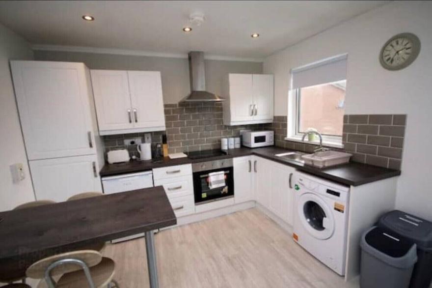 Ormeau Park Apartment Close to City & Ormeau Area