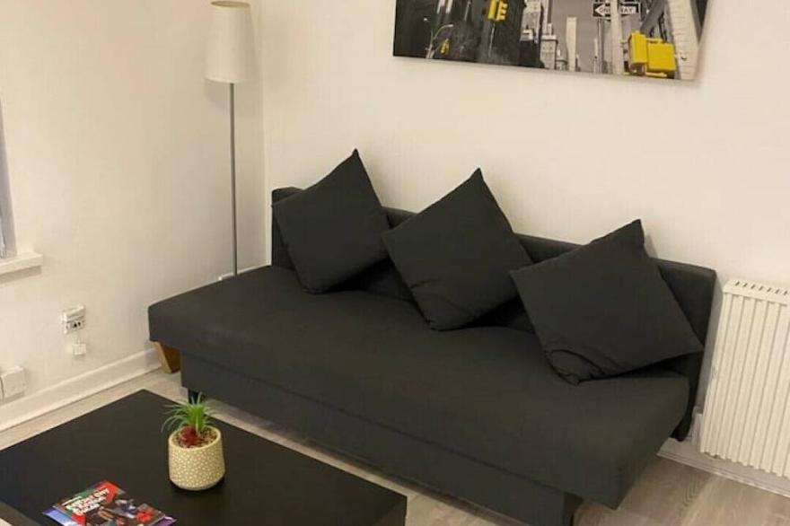 Ormeau Park Apartment Close to City & Ormeau Area