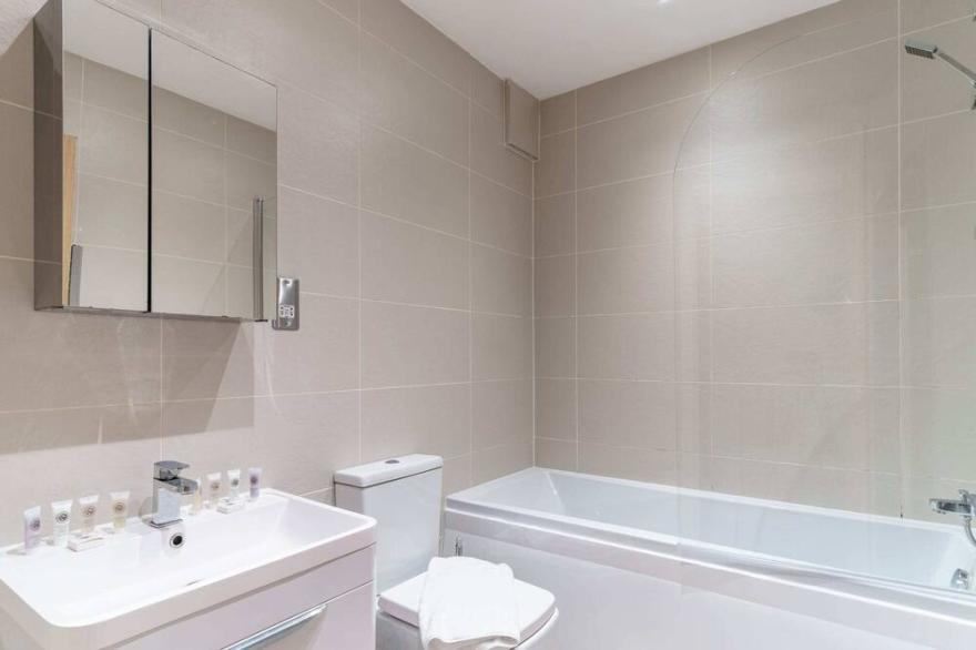 Spacious 2 Bed Apartment in Manchester Centre