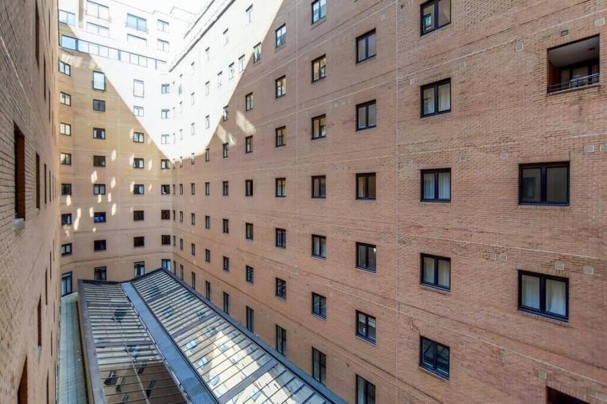 Super Deluxe 2 Bedroom Apartment in Kensington