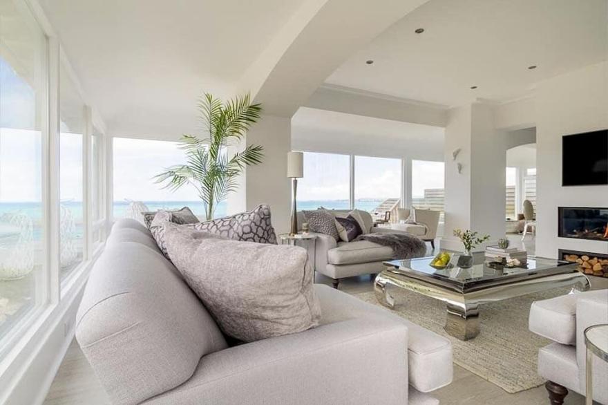 Sands Beach House - Five Bedroom Villa, Sleeps 10