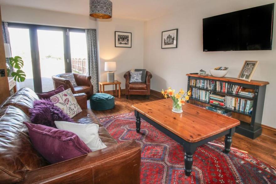 THE GRANARY, pet friendly, with open fire in Edgmond, Shropshire