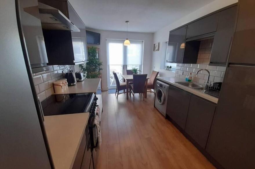 Stylish 4 bed house - 15 min to Manchester Centre