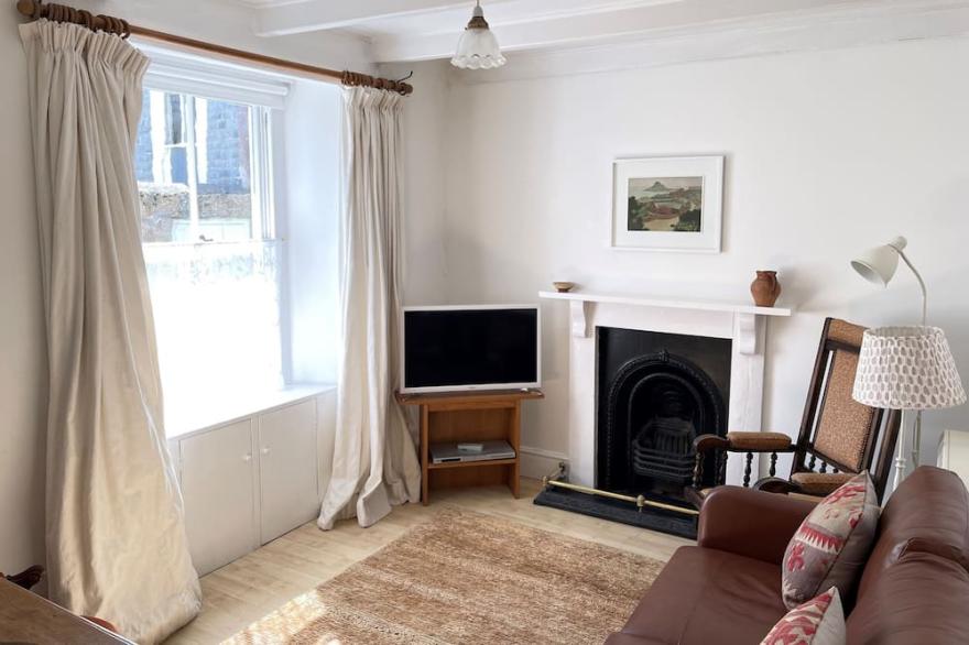 9 Mount Pleasant - minutes away from Hepworth museum and town centre