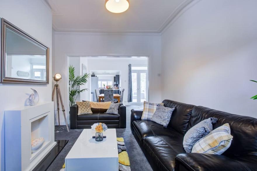 Pass the Keys | Beautiful House in SouthChurch