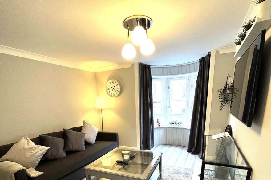 Superb 2 Bed Apartment in Finnieston, Close to SEC, Hydro and City Centre