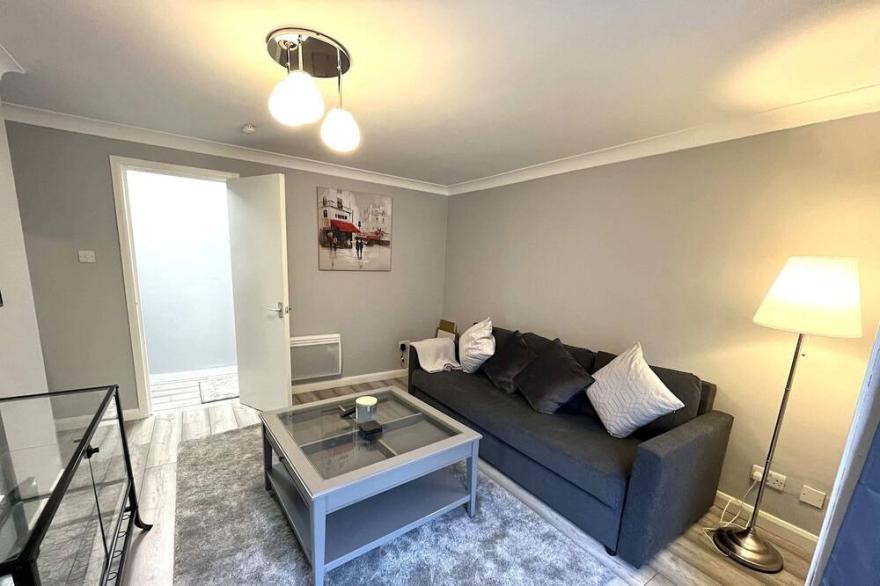 Superb 2 Bed Apartment in Finnieston, Close to SEC, Hydro and City Centre