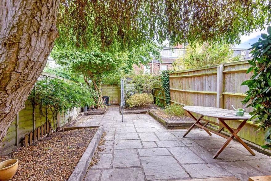 Pass the Keys | Charming Victorian Townhouse Central Oxford