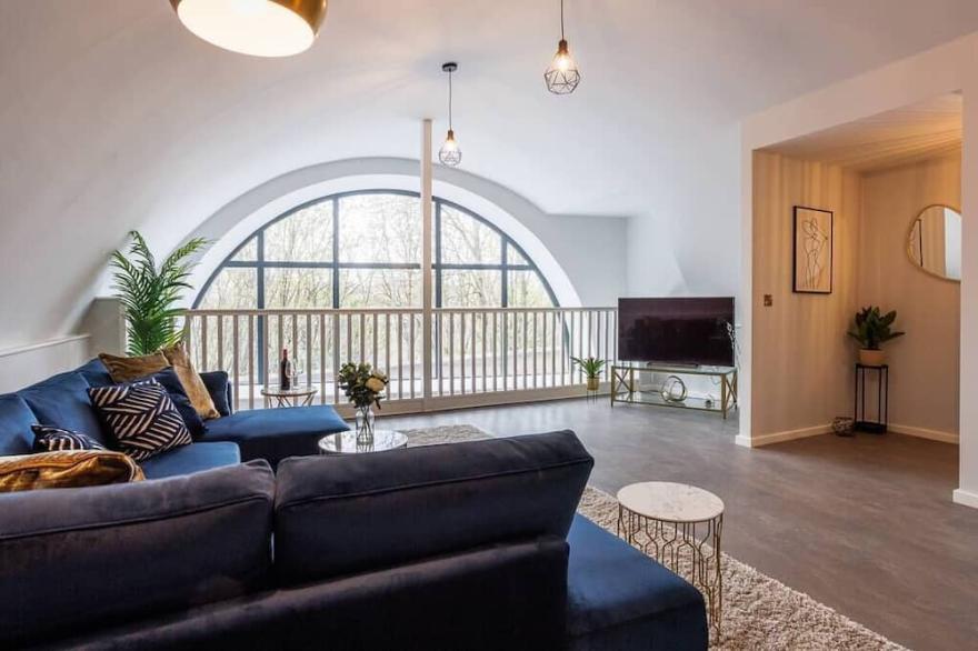 Stunning Luxury Apartment - Free parking