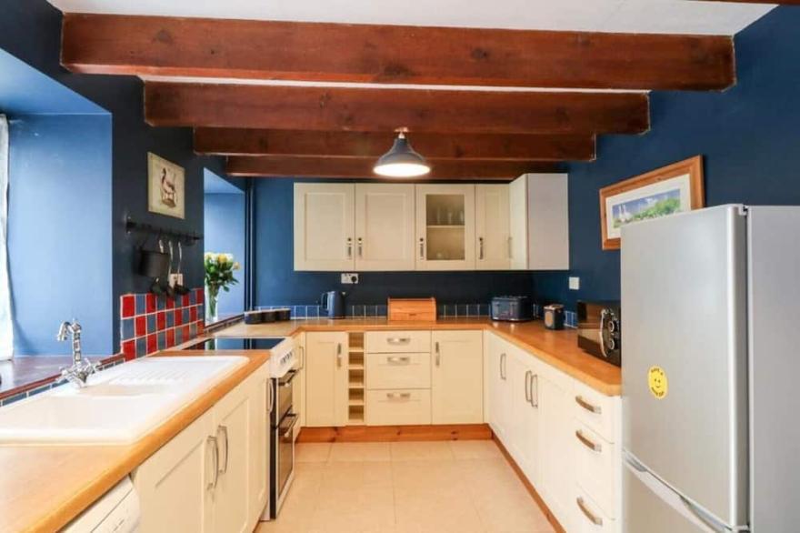 Tranquil six Sleeper Cottage on a Farm With Pool