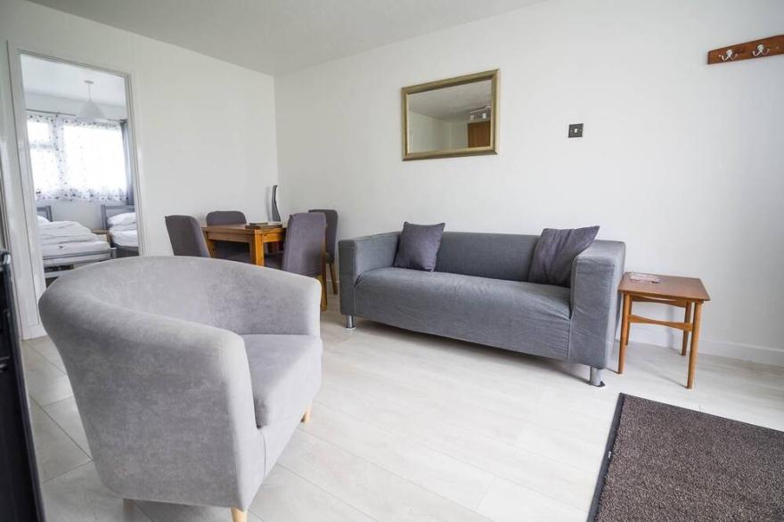 Lovely 4 berth chalet nearby Hembsy beach in Norfolk ref 00266BA