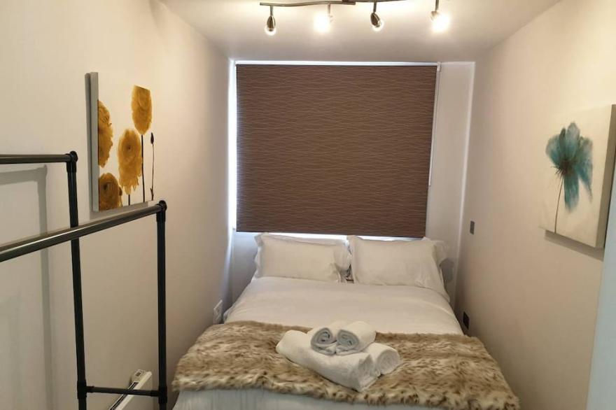 Birmingham Garnet, 3 bedroom Apartment