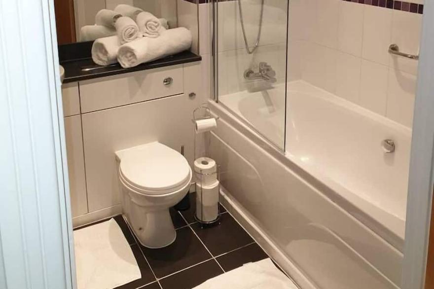 Birmingham Garnet, 3 bedroom Apartment