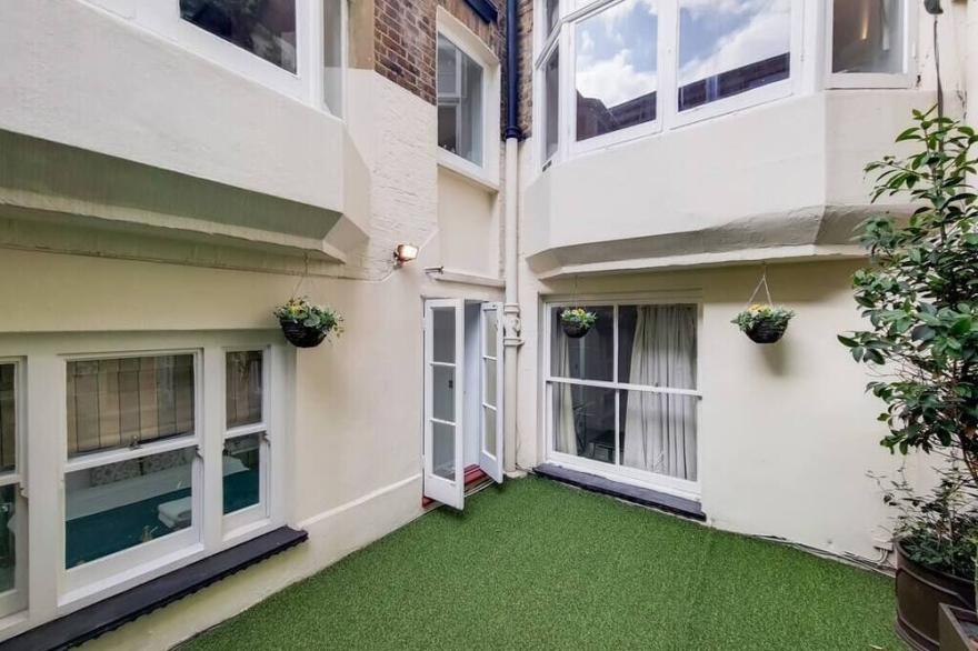 Superior 3 Bedroom Apartment in Belgravia w/Patio