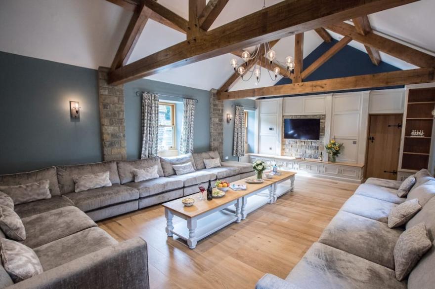 Leapings Cottage - sleeps 12 guests  in 6 bedrooms