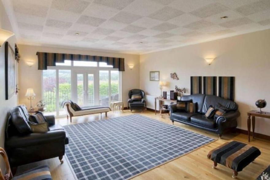 Vacation home Powmill House in Kinross - 13 persons, 5 bedrooms