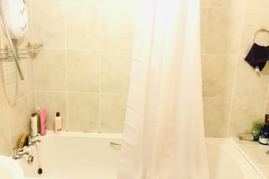 Comfortable double room close to the city centre