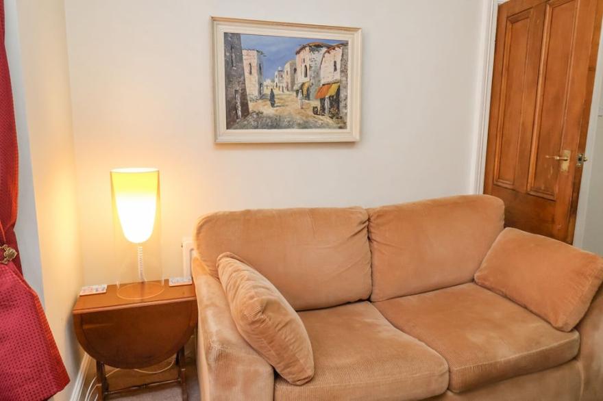 GREENFIELD HOLME, pet friendly, with a garden in Scarborough