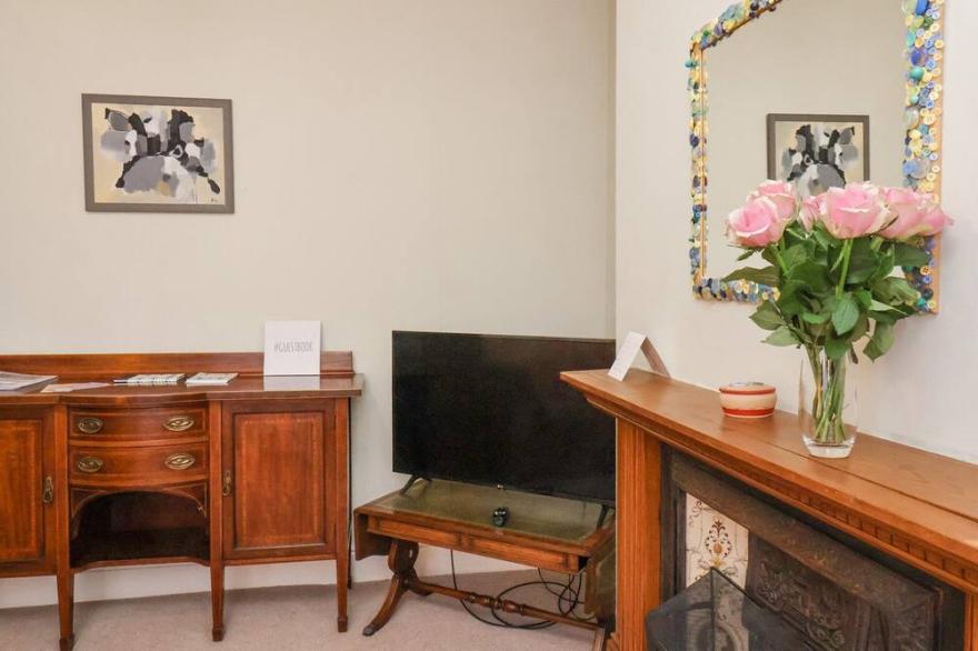 GREENFIELD HOLME, pet friendly, with a garden in Scarborough